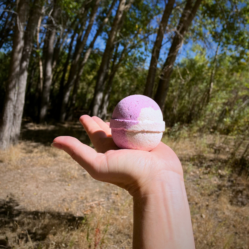 Lavender Bubbly | Handmade Artisan Bath Bomb | 5oz