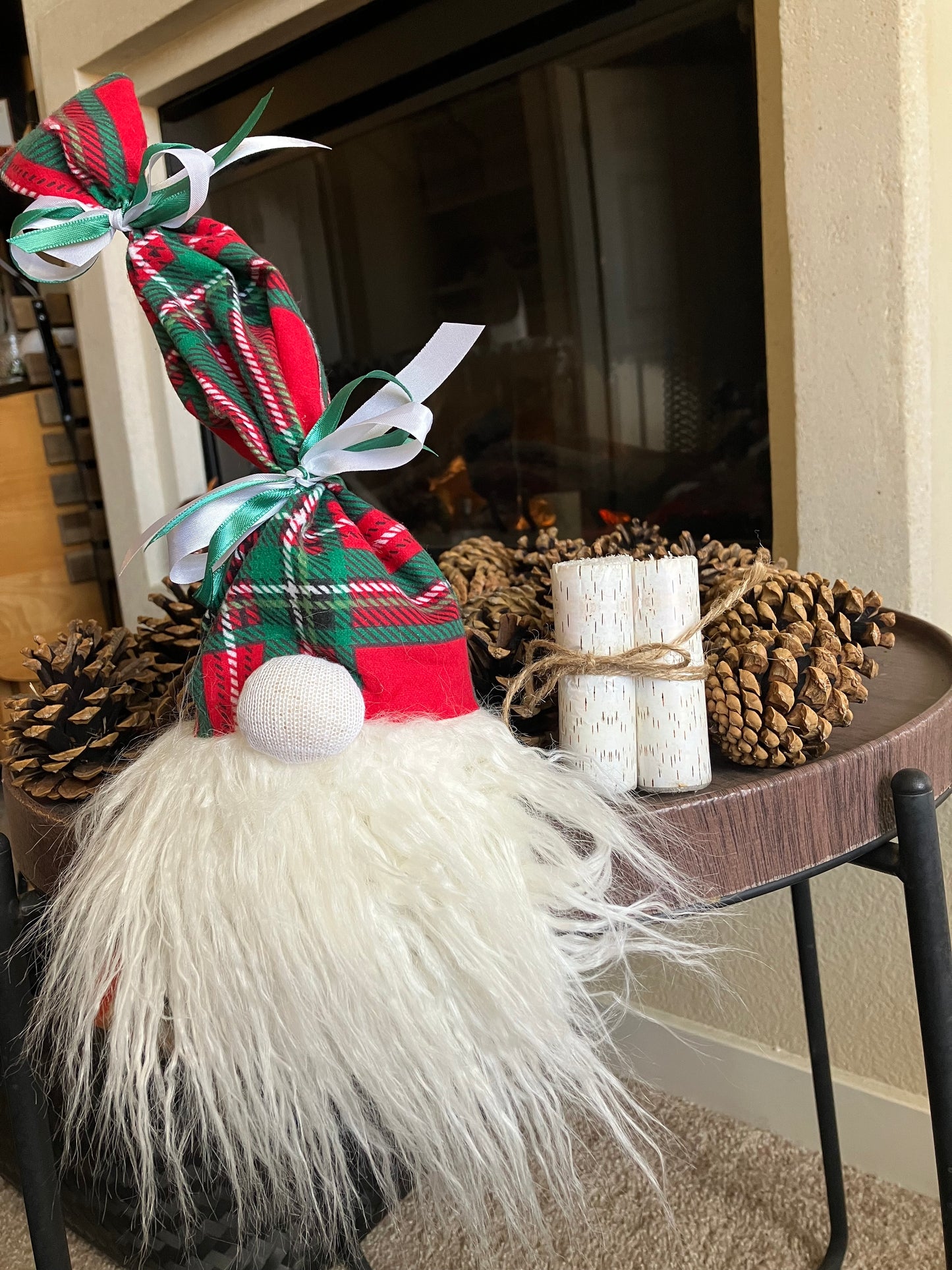 Holiday Season Plaid Print AromaGnome | Green & White Bows | White Beard